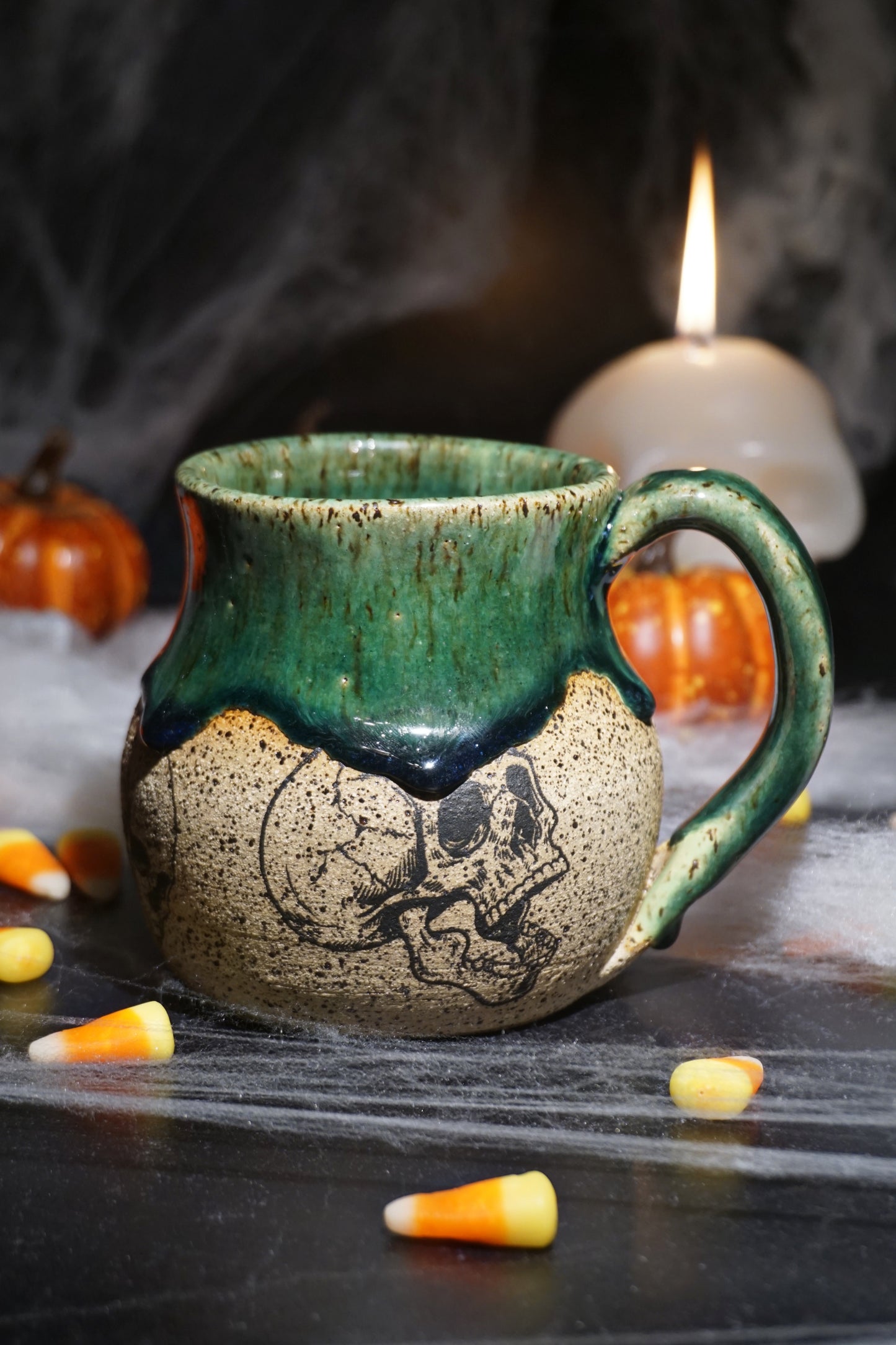 Lochness Skull 16oz