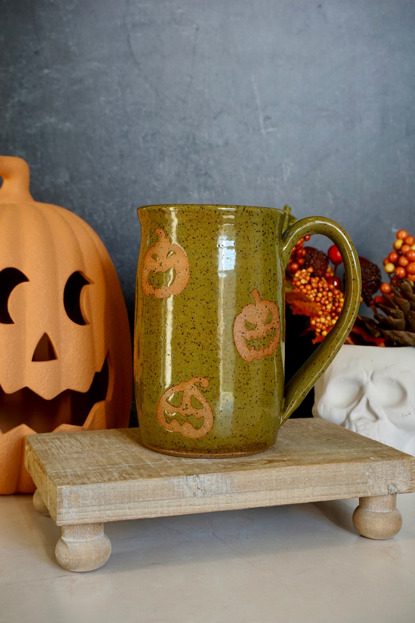 Olive Pumpkin Stein 17oz